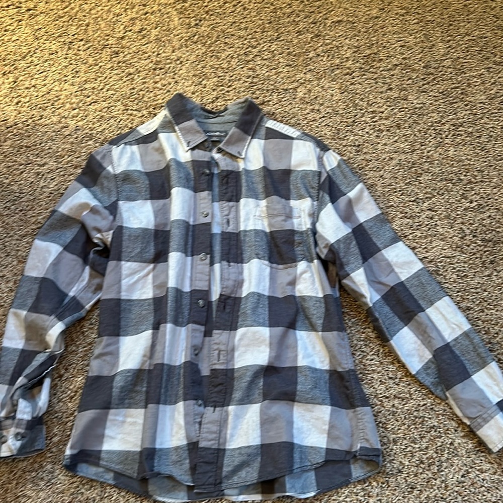Men’s large classic fit Eddie Bauer button down shirt